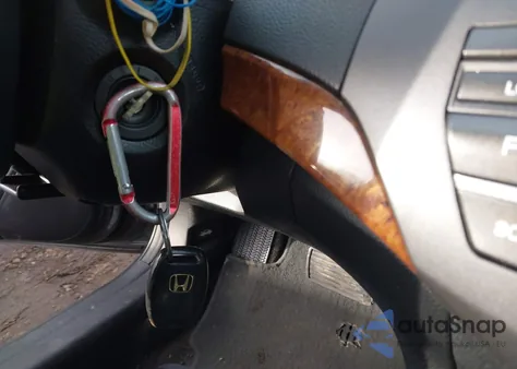 2011 Honda Accord 2.4 Ex-L из США, поврежденный, VIN 1HGCP2F82BA121290